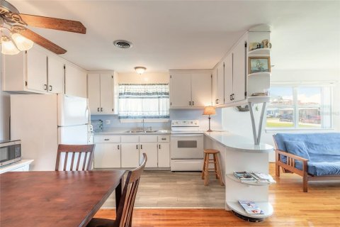 Купить виллу или дом в Ормонд-Бич, Флорида 5 комнат, 92.53м2, № 2143058 - фото 6