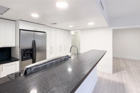 Купить таунхаус в Майами-Лейкс, Флорида 2 спальни, 73.39м2, № 2047257 - фото 14