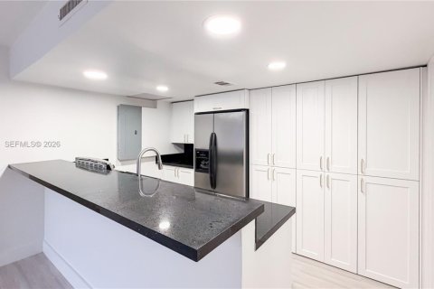 Купить таунхаус в Майами-Лейкс, Флорида 2 спальни, 73.39м2, № 2047257 - фото 12