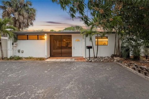 Таунхаус в Майами-Лейкс, Флорида 2 спальни, 73.39м2 № 2047257