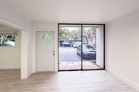 Купить таунхаус в Майами-Лейкс, Флорида 2 спальни, 73.39м2, № 2047257 - фото 4