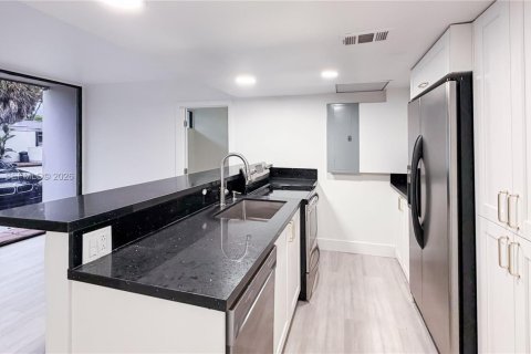 Купить таунхаус в Майами-Лейкс, Флорида 2 спальни, 73.39м2, № 2047257 - фото 13