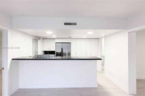 Купить таунхаус в Майами-Лейкс, Флорида 2 спальни, 73.39м2, № 2047257 - фото 11