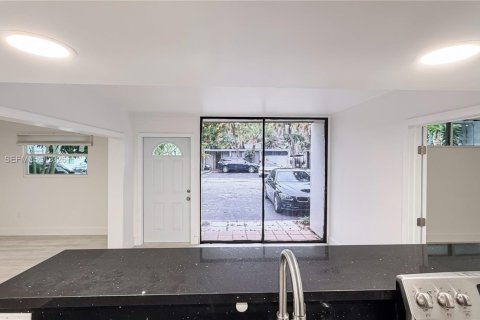 Купить таунхаус в Майами-Лейкс, Флорида 2 спальни, 73.39м2, № 2047257 - фото 15