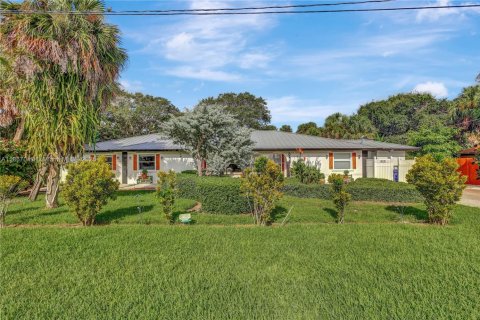 Immobilier commercial à vendre à Vero Beach, Floride: 287.9 m2 № 1922882 - photo 3