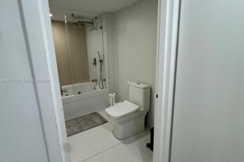 Condominio en alquiler en Miami Beach, Florida, 2 dormitorios, 97.55 m2 № 2085685 - foto 26