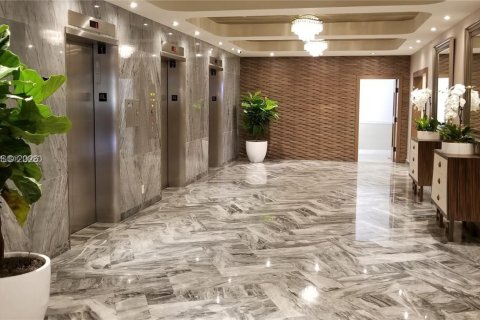 Condominio en alquiler en Miami Beach, Florida, 2 dormitorios, 97.55 m2 № 2085685 - foto 13