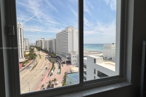 Condominio en alquiler en Miami Beach, Florida, 2 dormitorios, 97.55 m2 № 2085685 - foto 29