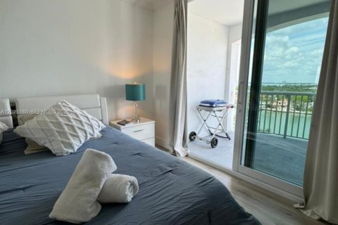 Condominio en alquiler en Miami Beach, Florida, 2 dormitorios, 97.55 m2 № 2085685 - foto 21