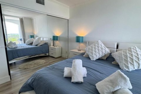 Condominio en alquiler en Miami Beach, Florida, 2 dormitorios, 97.55 m2 № 2085685 - foto 22