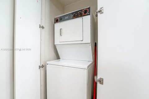 Condominio en alquiler en Miami Beach, Florida, 2 dormitorios, 97.55 m2 № 2085685 - foto 30