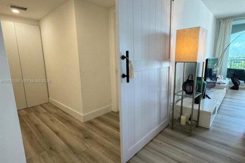 Condominio en alquiler en Miami Beach, Florida, 2 dormitorios, 97.55 m2 № 2085685 - foto 27