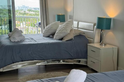 Condominio en alquiler en Miami Beach, Florida, 2 dormitorios, 97.55 m2 № 2085685 - foto 19