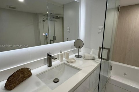 Condominio en alquiler en Miami Beach, Florida, 2 dormitorios, 97.55 m2 № 2085685 - foto 25