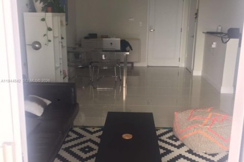 Купить кондоминиум в Майами, Флорида 1 спальня, 59.18м2, № 2001409 - фото 15