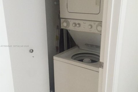 Купить кондоминиум в Майами, Флорида 1 спальня, 59.18м2, № 2001409 - фото 7