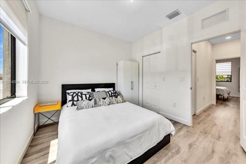 Adosado en alquiler en Miami, Florida, 3 dormitorios, 122.63 m2 № 2076404 - foto 18