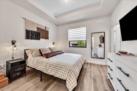 Adosado en alquiler en Miami, Florida, 3 dormitorios, 122.63 m2 № 2076404 - foto 11