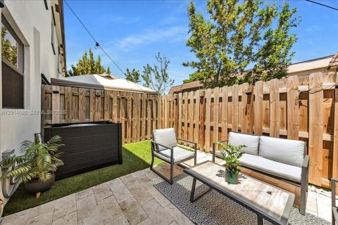 Adosado en alquiler en Miami, Florida, 3 dormitorios, 122.63 m2 № 2076404 - foto 27