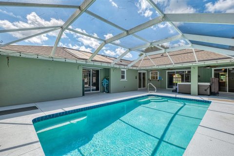 House in North Port, Florida 3 bedrooms, 208.94 sq.m. № 2224601 - photo 29