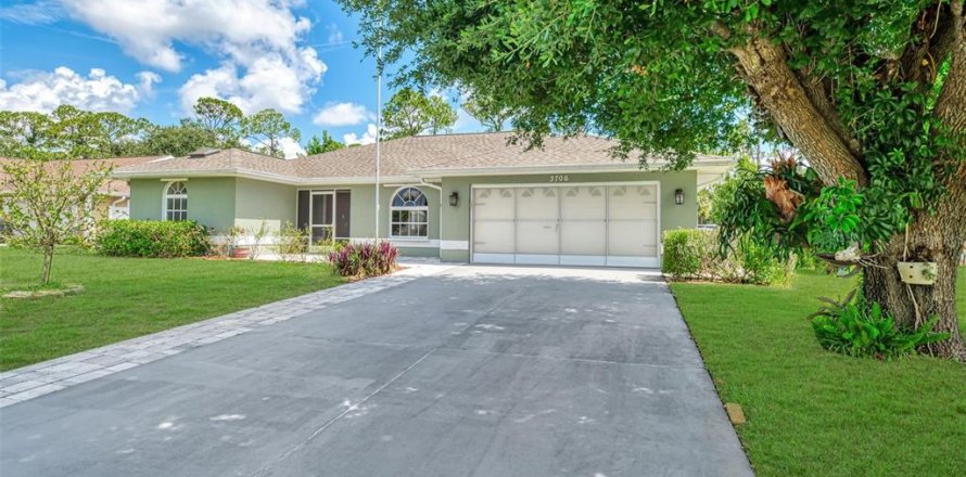 House in North Port, Florida 3 bedrooms, 208.94 sq.m. № 2224601