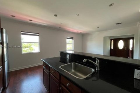 Villa ou maison à louer à Miami, Floride: 2 chambres, 379.69 m2 № 2309308 - photo 9