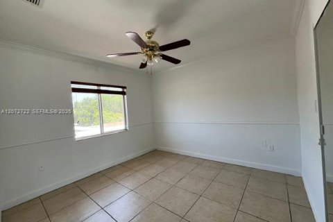 Villa ou maison à louer à Miami, Floride: 2 chambres, 379.69 m2 № 2309308 - photo 14