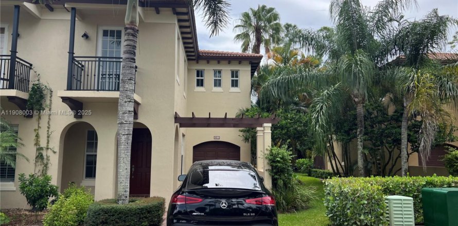 Таунхаус в Уэст-Палм-Бич, Флорида 3 спальни, 177.72м2 № 1967734