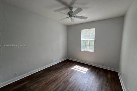 Снять в аренду таунхаус в Уэст-Палм-Бич, Флорида 3 спальни, 177.72м2, № 1967734 - фото 20