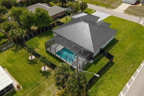 Casa en venta en Cape Coral, Florida, 4 dormitorios, 195.84 m2 № 2092384 - foto 7