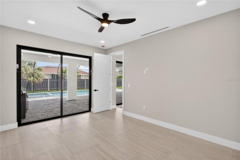 Casa en venta en Cape Coral, Florida, 4 dormitorios, 195.84 m2 № 2092384 - foto 26