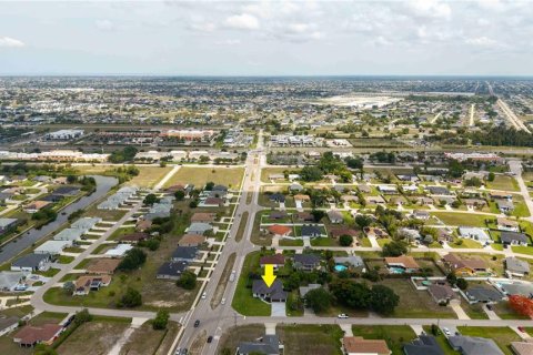 Casa en venta en Cape Coral, Florida, 4 dormitorios, 195.84 m2 № 2092384 - foto 5