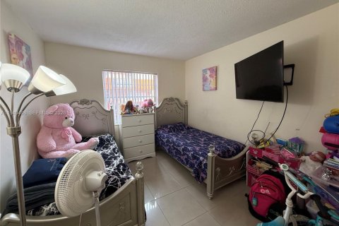 Copropriété à louer à Miami, Floride: 2 chambres, 77.57 m2 № 1999720 - photo 19