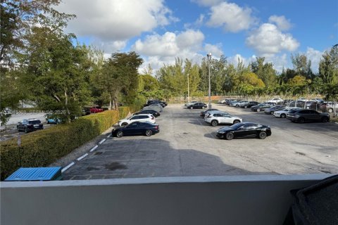 Copropriété à louer à Miami, Floride: 2 chambres, 77.57 m2 № 1999720 - photo 10