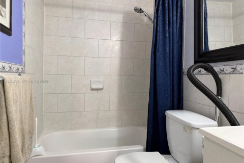 Copropriété à louer à Miami, Floride: 2 chambres, 77.57 m2 № 1999720 - photo 24