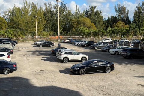 Copropriété à louer à Miami, Floride: 2 chambres, 77.57 m2 № 1999720 - photo 11