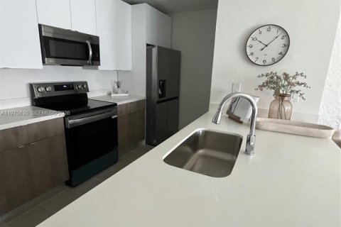 Townhouse in Hollywood, Florida 3 bedrooms, 139.35 sq.m. № 2038496 - photo 4