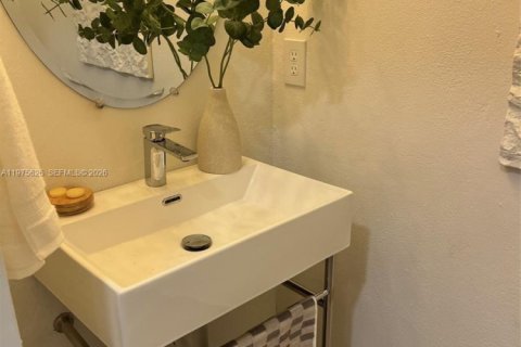 Townhouse in Hollywood, Florida 3 bedrooms, 139.35 sq.m. № 2038496 - photo 14