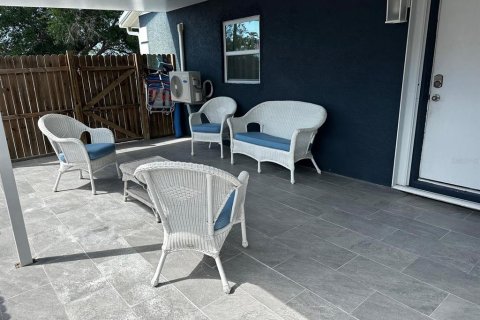 House in Venice, Florida 3 bedrooms, 118.08 sq.m. № 2230261 - photo 24