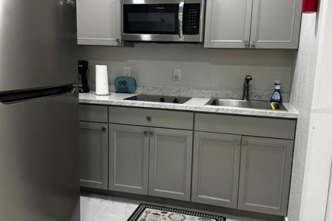 House in Venice, Florida 3 bedrooms, 118.08 sq.m. № 2230261 - photo 20