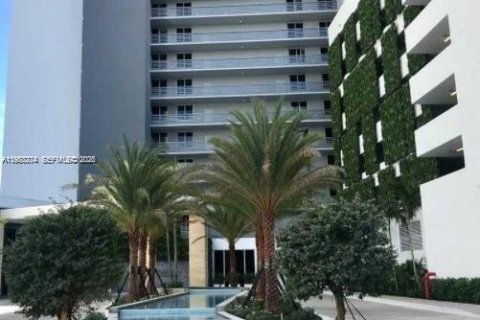 Condo in North Miami Beach, Florida, 1 bedroom  № 2050020