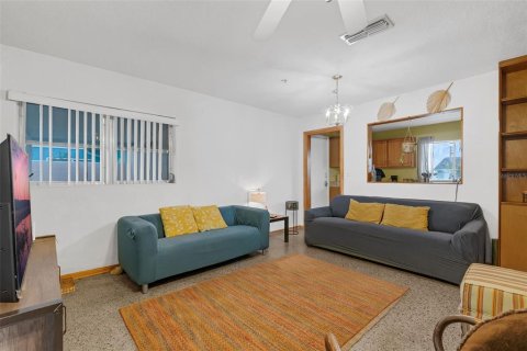 Casa en venta en Orlando, Florida, 4 dormitorios, 136.94 m2 № 1725308 - foto 11