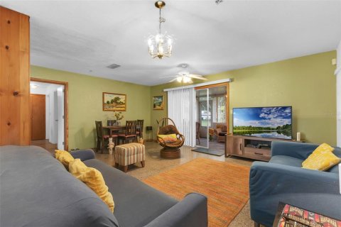 Casa en venta en Orlando, Florida, 4 dormitorios, 136.94 m2 № 1725308 - foto 9