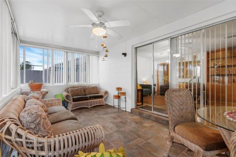 Casa en venta en Orlando, Florida, 4 dormitorios, 136.94 m2 № 1725308 - foto 13
