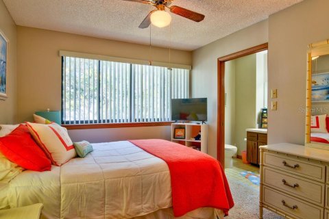 Touwnhouse à vendre à Indian Rocks Beach, Floride: 2 chambres, 109.62 m2 № 2373236 - photo 6
