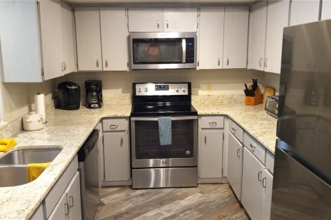 Touwnhouse à vendre à Indian Rocks Beach, Floride: 2 chambres, 109.62 m2 № 2373236 - photo 11
