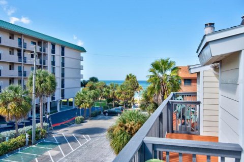 Touwnhouse à vendre à Indian Rocks Beach, Floride: 2 chambres, 109.62 m2 № 2373236 - photo 2