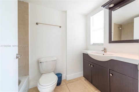 Copropriété à louer à Dania Beach, Floride: 2 chambres, 94.3 m2 № 1999995 - photo 10