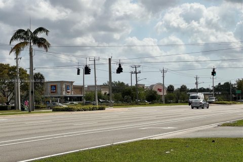 Propiedad comercial en alquiler en Sunrise, Florida № 1223143 - foto 1