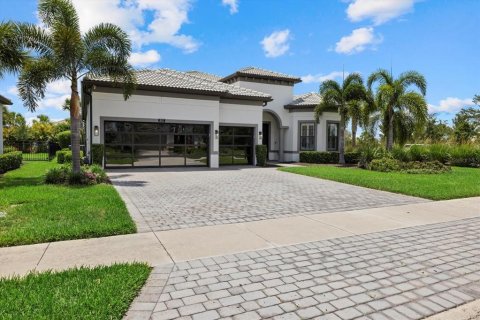 House in Sarasota, Florida 3 bedrooms, 230.96 sq.m. № 1914581 - photo 4